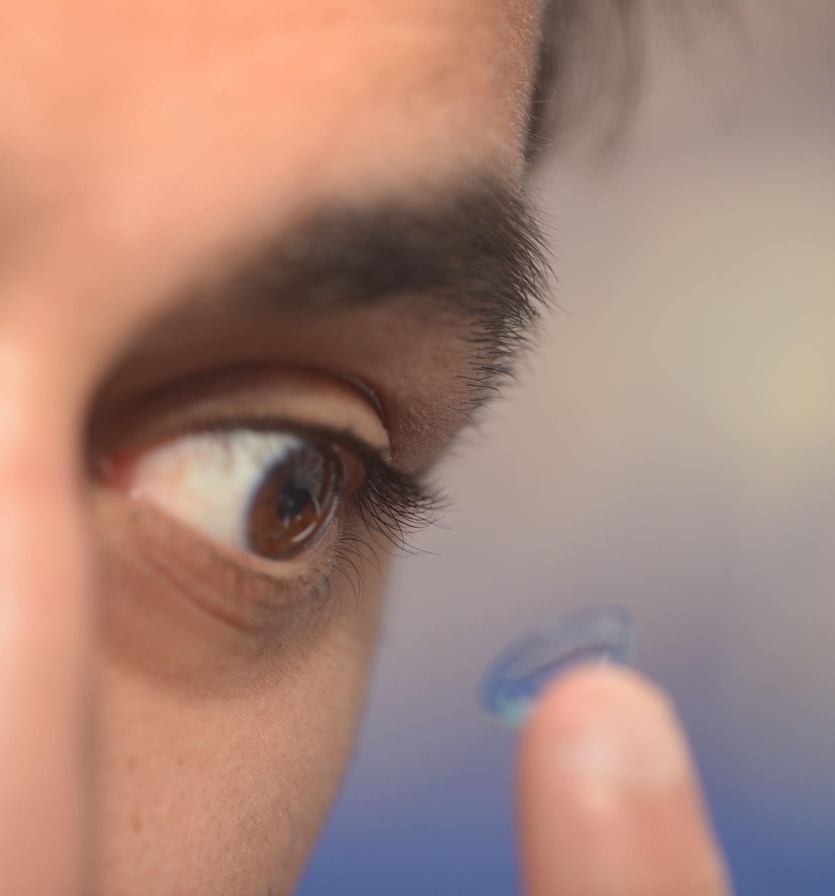 Wearing contact lenses guide